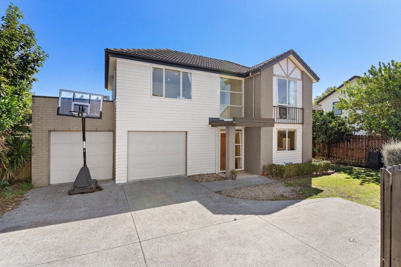 11 Ritchie Crescent, Takanini - Carousel 2