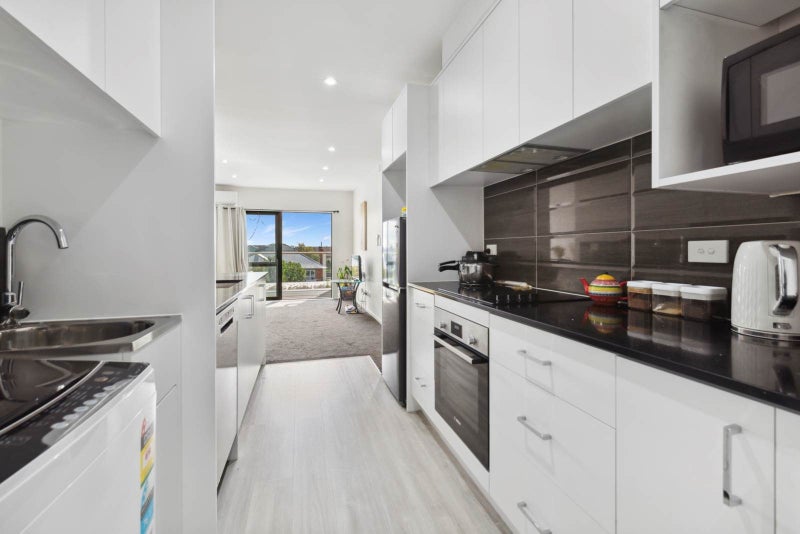 102/4 Richards Avenue, Papatoetoe, Auckland - Carousel 1