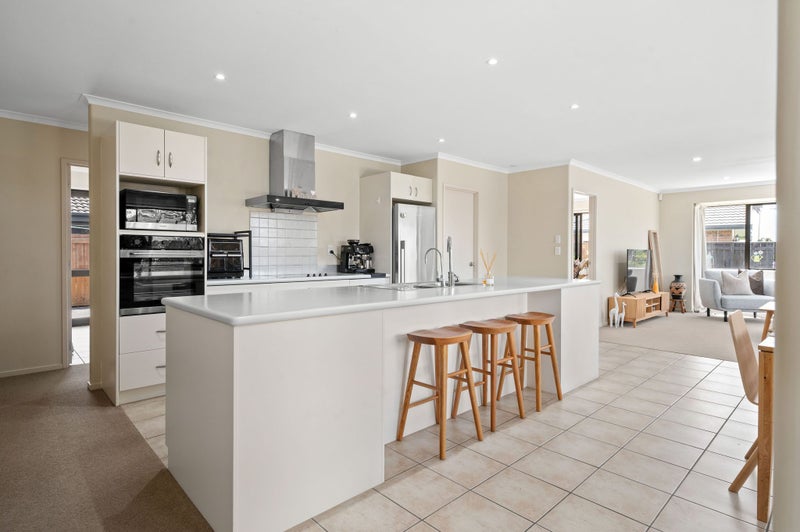 2 Lavenham Place, Rototuna North, Hamilton - Carousel 2