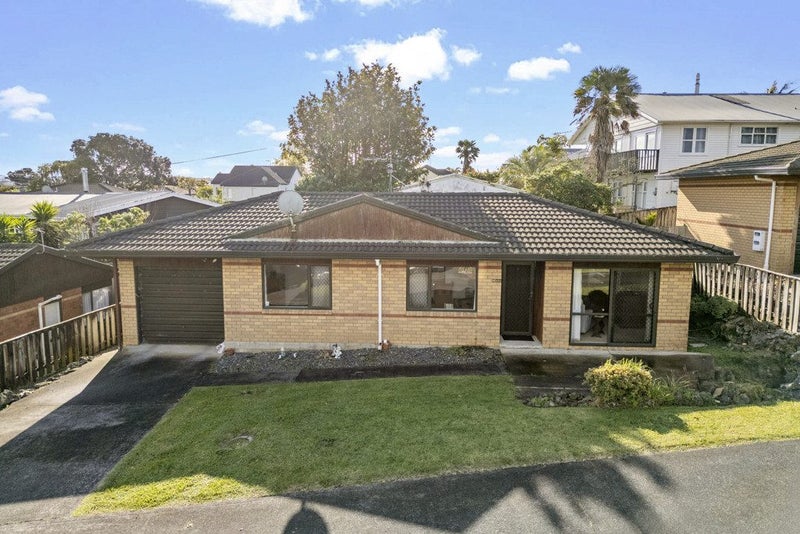 2/101 Wallace Road, Mangere Bridge, Auckland - Carousel 1