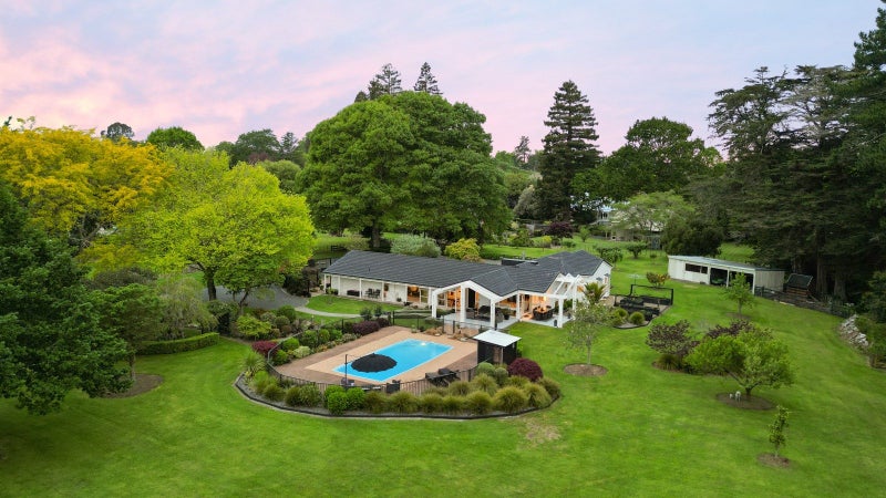 11 Blue Heron Place, Tamahere, Hamilton - Carousel 1