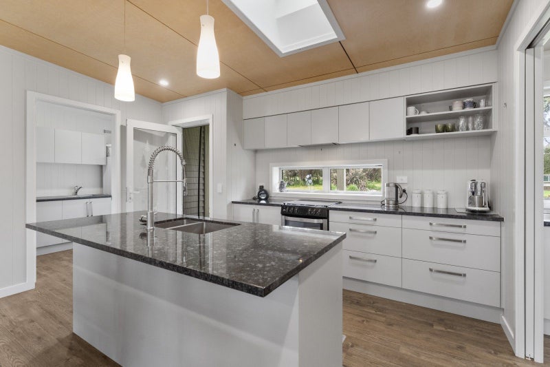 3 Takapu Road, Manakau, Levin - Carousel 2