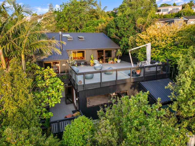 31 Brigantine Drive, Beach Haven, Auckland - Carousel 1