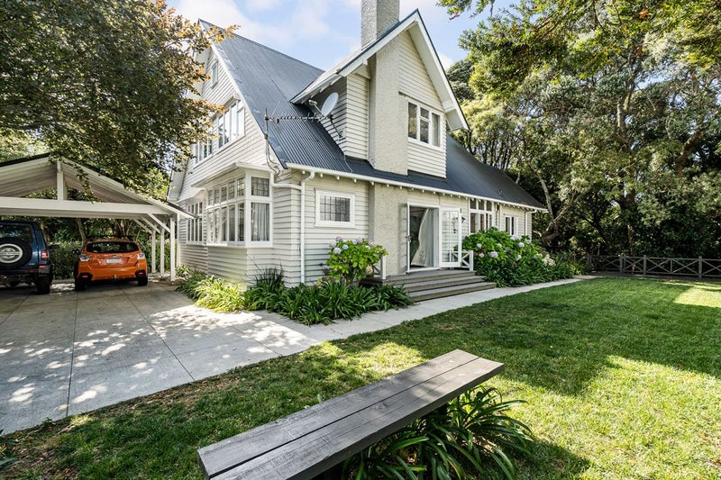 47 Wallace Place, Westown, New Plymouth - Carousel 1