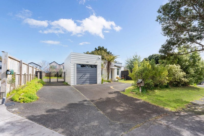 11 Fathom Place, Te Atatu Peninsula, Waitakere City, Auckland - Carousel 1