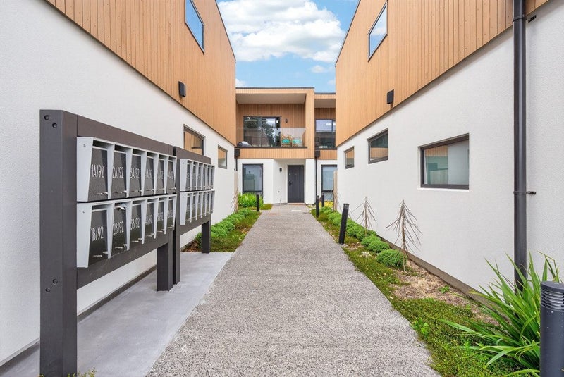 8/92 Cambridge Terrace, Waterloo, Lower Hutt, Wellington - Carousel 20