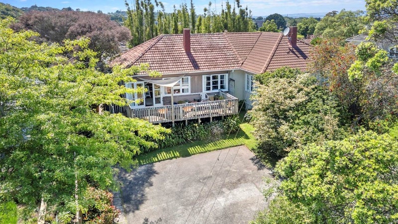 6 Simmonds Avenue, Mount Roskill, Auckland - Carousel 1