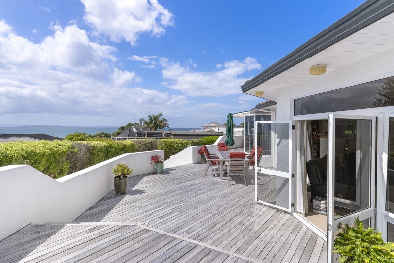 4 Pacific Parade, Army Bay, Whangaparaoa - Carousel 2