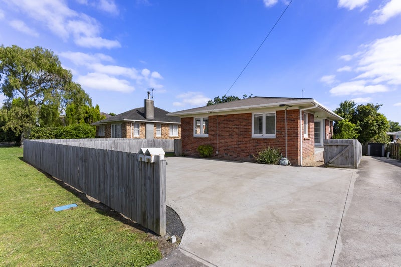 12 Rembrandt Place, Opaheke, Papakura - Carousel 1