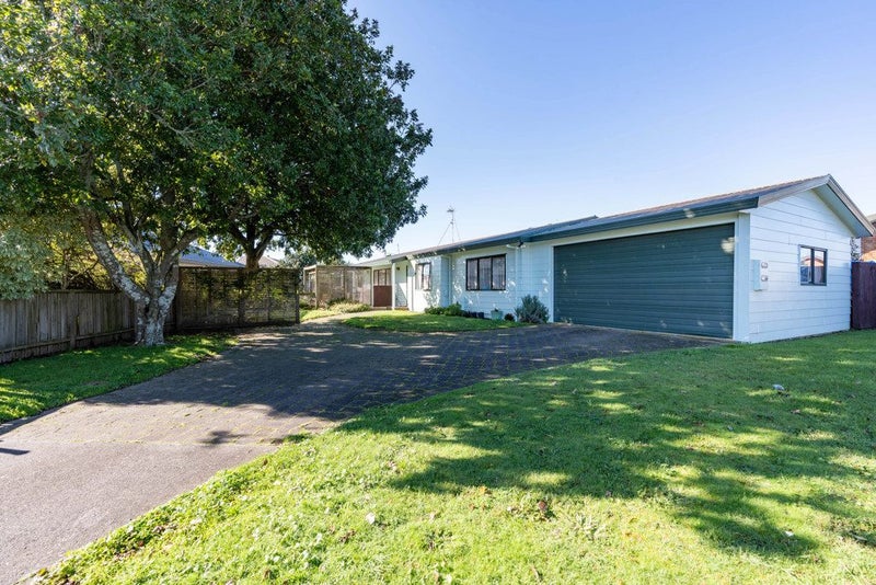 13 Plymouth Place, Fairview Downs, Hamilton - Carousel 1