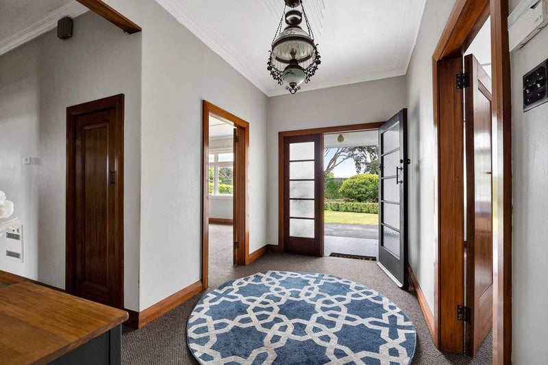 355 High Street, Hawera - Carousel 2