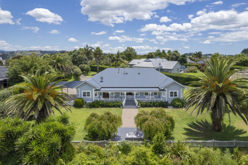R/45 Bradley Avenue, Pyes Pa, Tauranga - Carousel 1