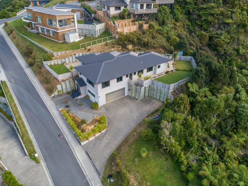 4 Winifred Way, Belmont, Lower Hutt - Carousel 2