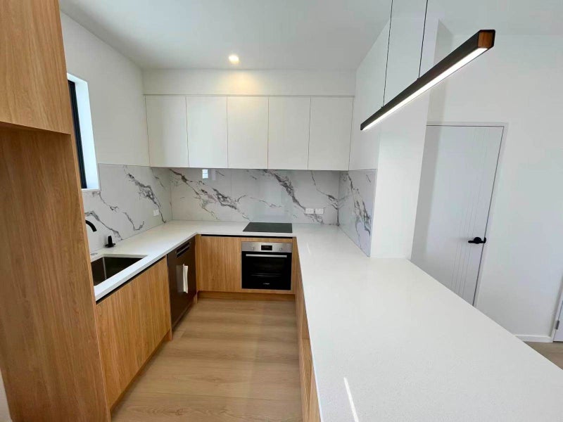 6/234 Te Atatu Road, Te Atatu South, Auckland - Carousel 1