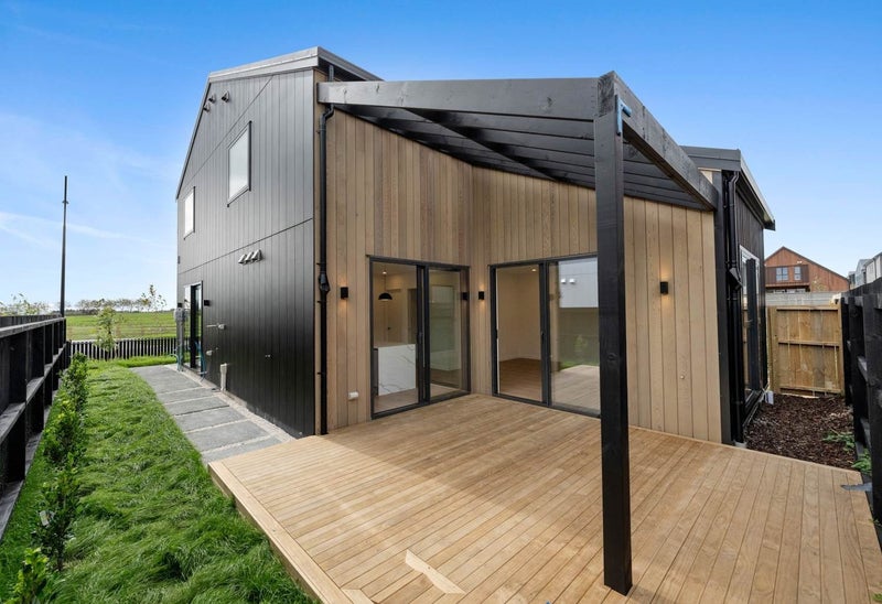 3 Murray Grey Lane, Karaka, Papakura - Carousel 2