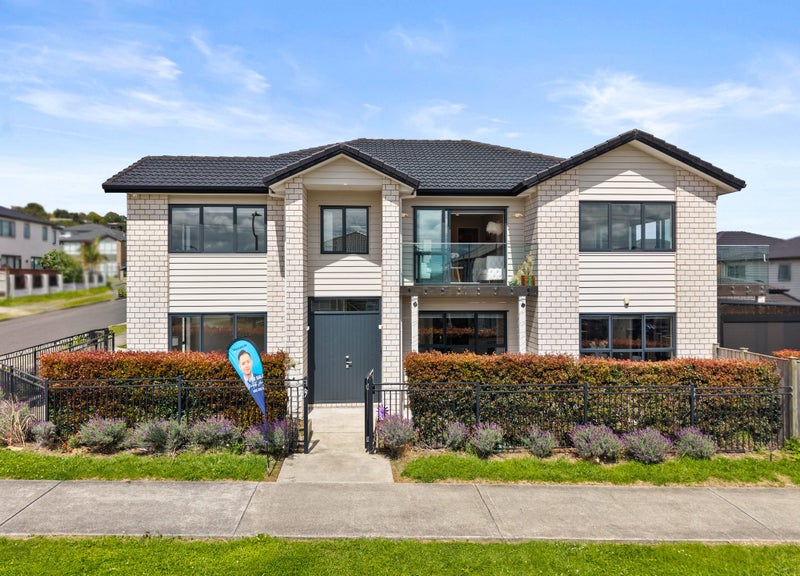 67 Drumbuoy Drive, Flat Bush, Auckland - Carousel 2