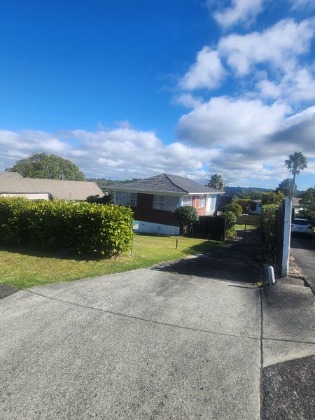 17 Mayall Avenue, Beach Haven, Auckland - Carousel 1