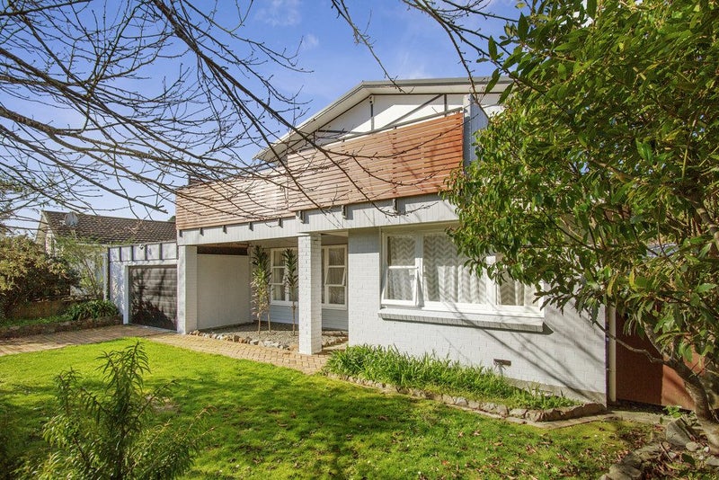 50 Oregon Drive, Maoribank, Upper Hutt - Carousel 1