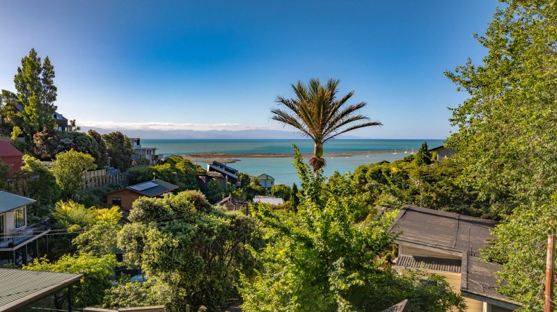 35 Poynters Crescent, Stepneyville, Nelson - Carousel 1