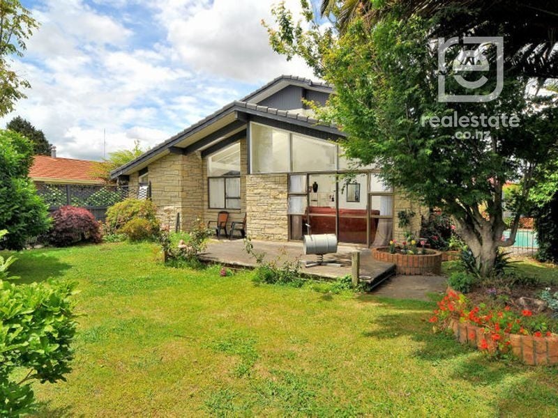 Property Valuation for 18 Walter Strevens Drive, Conifer Grove