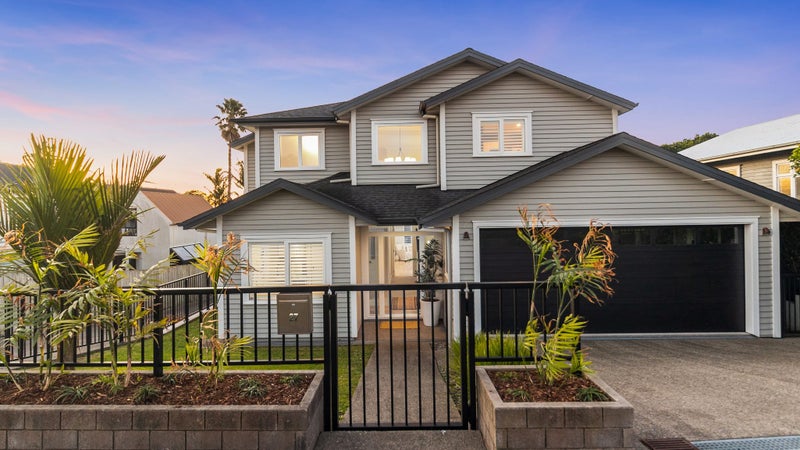 27 St Michaels Avenue, Point Chevalier, Auckland - Carousel 1