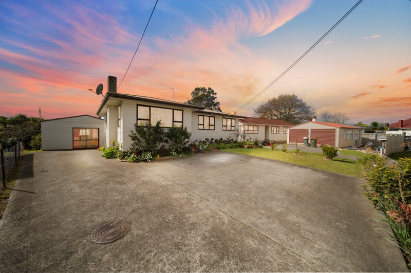 17 Antrim Crescent, Otara, Auckland - Carousel 1