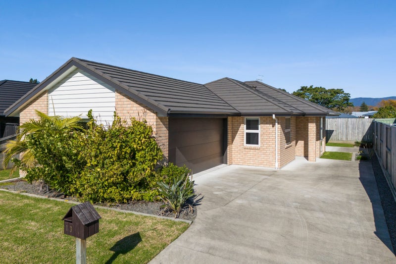 13 Eastbank Drive, Katikati, Katikati - Carousel 1