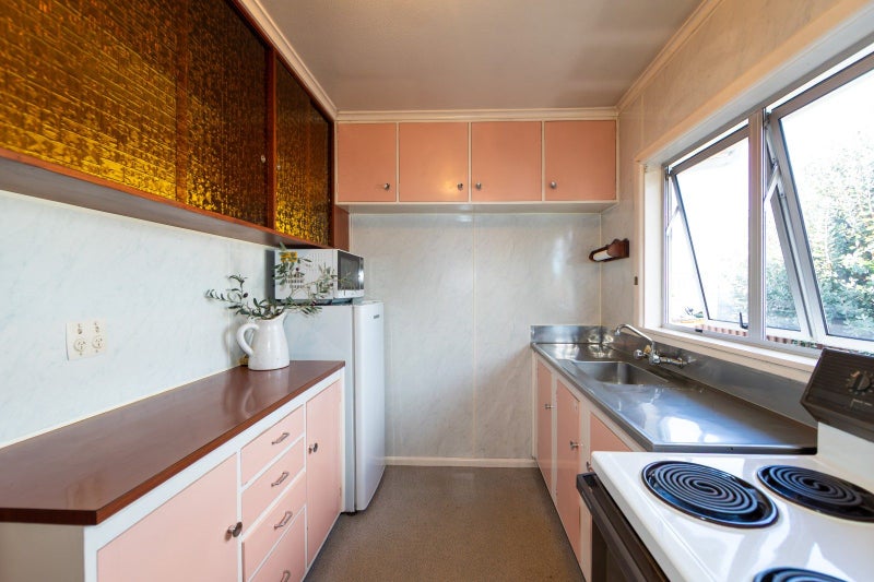 32 Trinity Crescent, Pirimai, Napier - Carousel 2