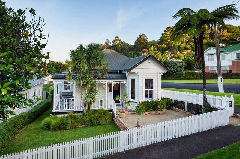 8 Summit Drive, Mount Albert, Auckland City, Auckland - Carousel 1