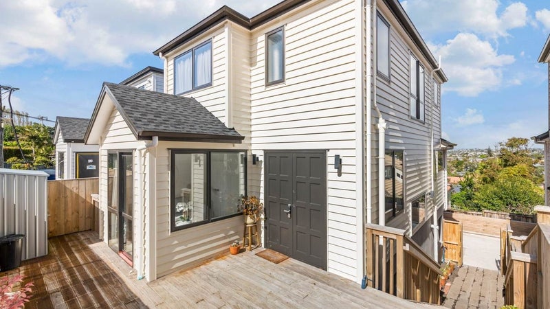 3B Kenmure Avenue, Forrest Hill, Auckland - Carousel 1