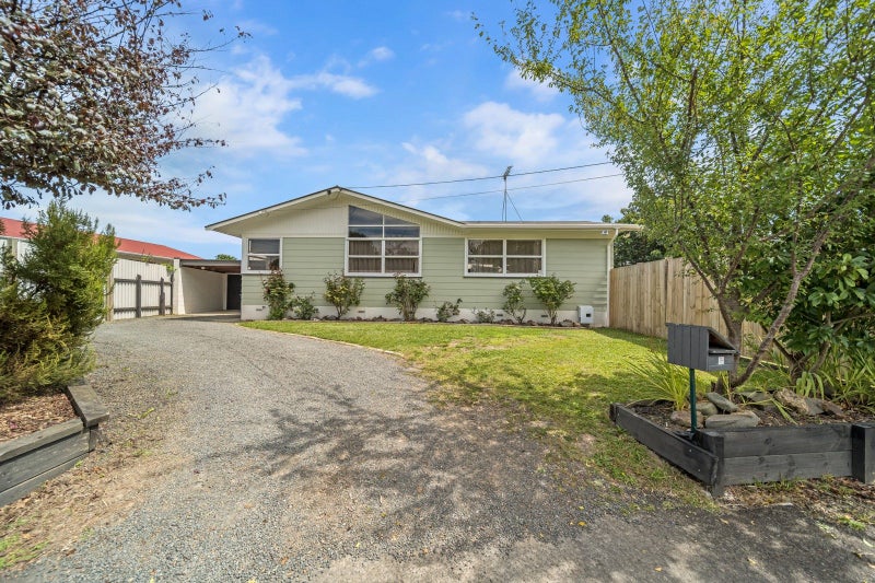 17 Chelmsford Street, Silverdale, Hamilton, Waikato - Carousel 1
