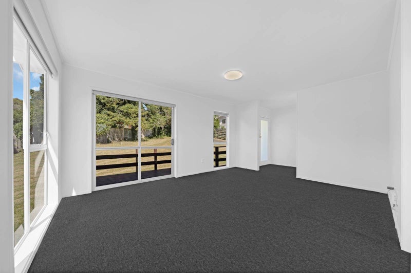 31 Leo Street, Glen Eden, Auckland - Carousel 2