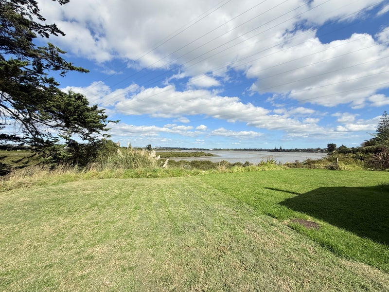 2/18 Aurea Avenue, Pakuranga, Manukau City, Auckland - Carousel 14