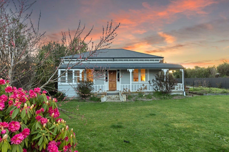 260 Talbot Street, Geraldine - Carousel 1