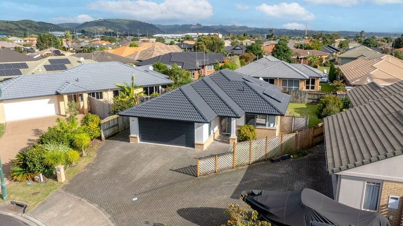 19 Crichton Terrace, Mount Maunganui, Mount Maunganui - Carousel 2