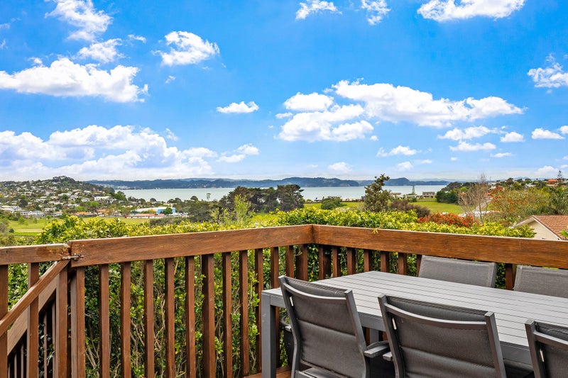 3 Delshaw Avenue, Stanmore Bay, Whangaparaoa - Carousel 2