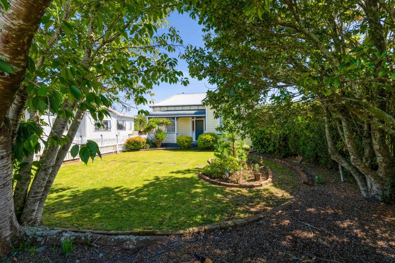 80 Fenton Street, Stratford - Carousel 2