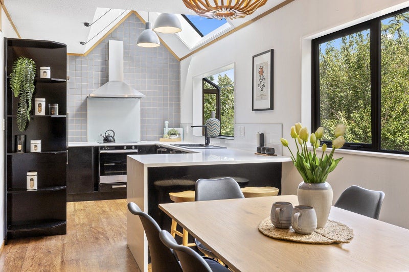 12 Kimberley Way, Khandallah, Wellington - Carousel 2