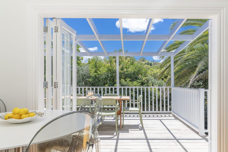 11 Third Avenue, Kingsland, Auckland - Carousel 1