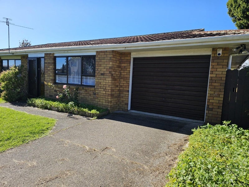 1 Pinedale Place, Henderson, Auckland - Carousel 1