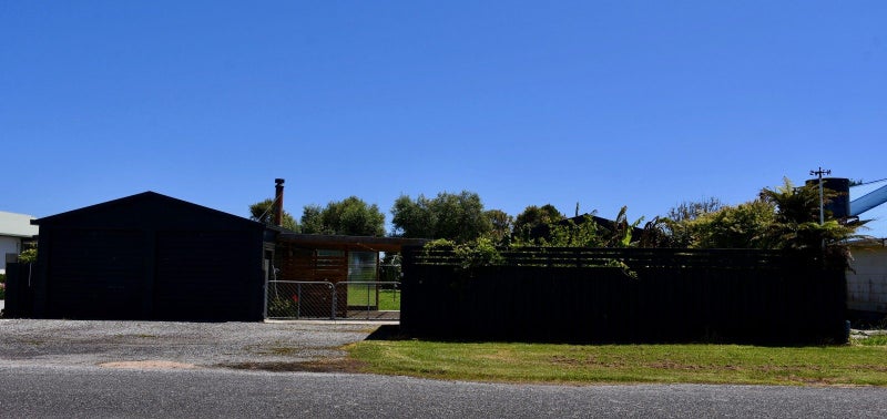 7 Hunter Street, Karamea - Carousel 2