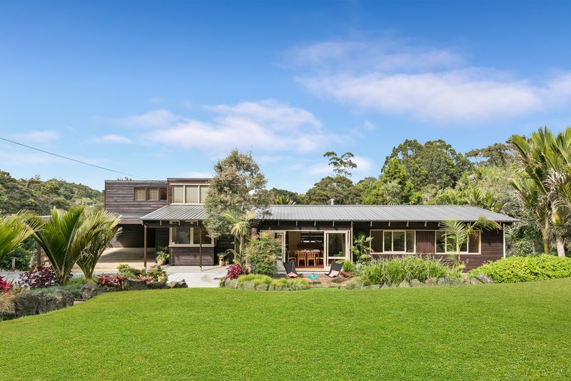 5A Tinopai Road, Titirangi, Auckland - Carousel 1