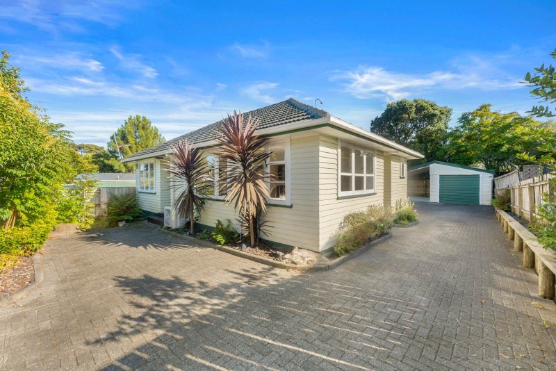 37A Neal Avenue, Glenfield, Auckland - Carousel 1