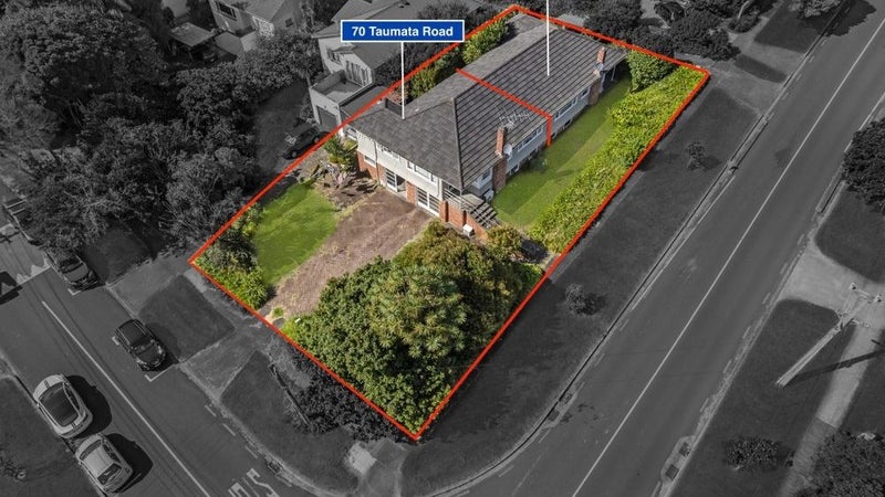 70 Taumata Road, Sandringham, Auckland - Carousel 1