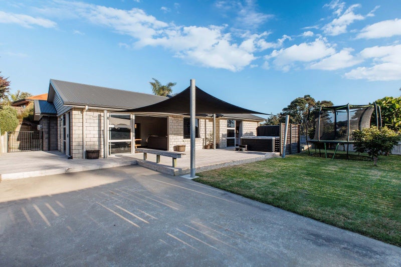 20 Fishermans Drive, Coastlands, Whakatane - Carousel 1