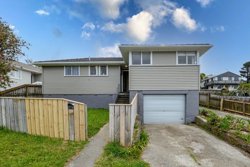 19 Desert Gold Street, Ascot Park, Porirua - Carousel 2
