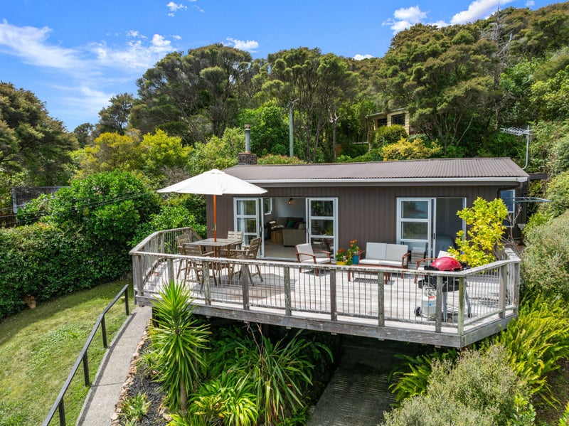 49 O'Brien Road, Ōmiha, Waiheke Island - Carousel 1