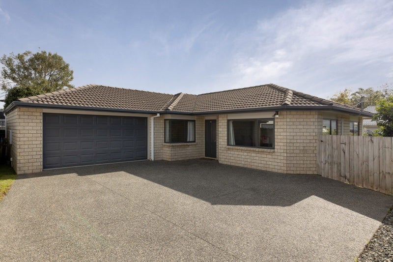 3B Esmeralda Street, Welcome Bay, Tauranga - Carousel 1