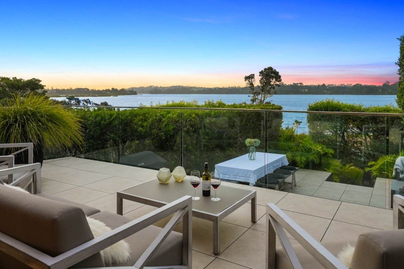 77 The Terrace, Herald Island, Auckland - Carousel 1