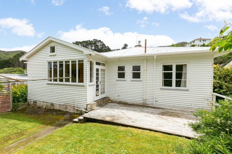 18 Sunshine Avenue, Karori, Wellington - Carousel 2